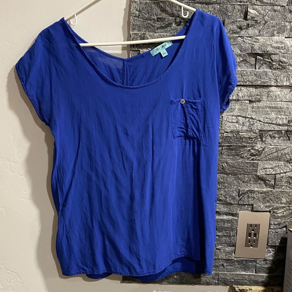 Blue short sleeve shirt